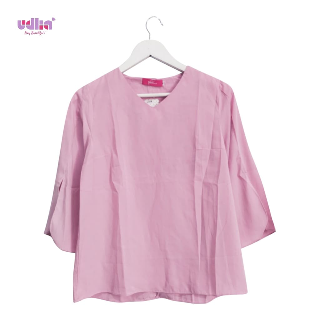 Classic Modest Maxi Dress with Style 1