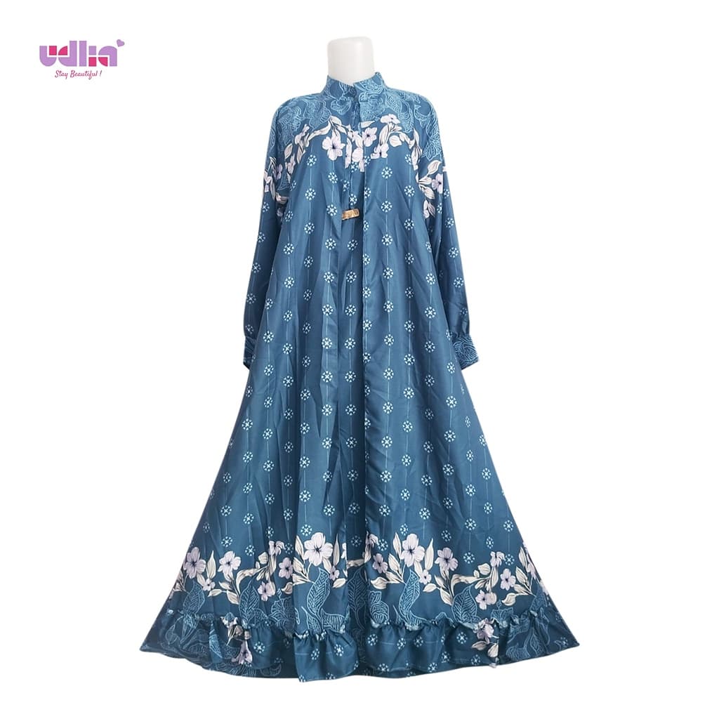 Sophisticated Evening Gown with Details 1