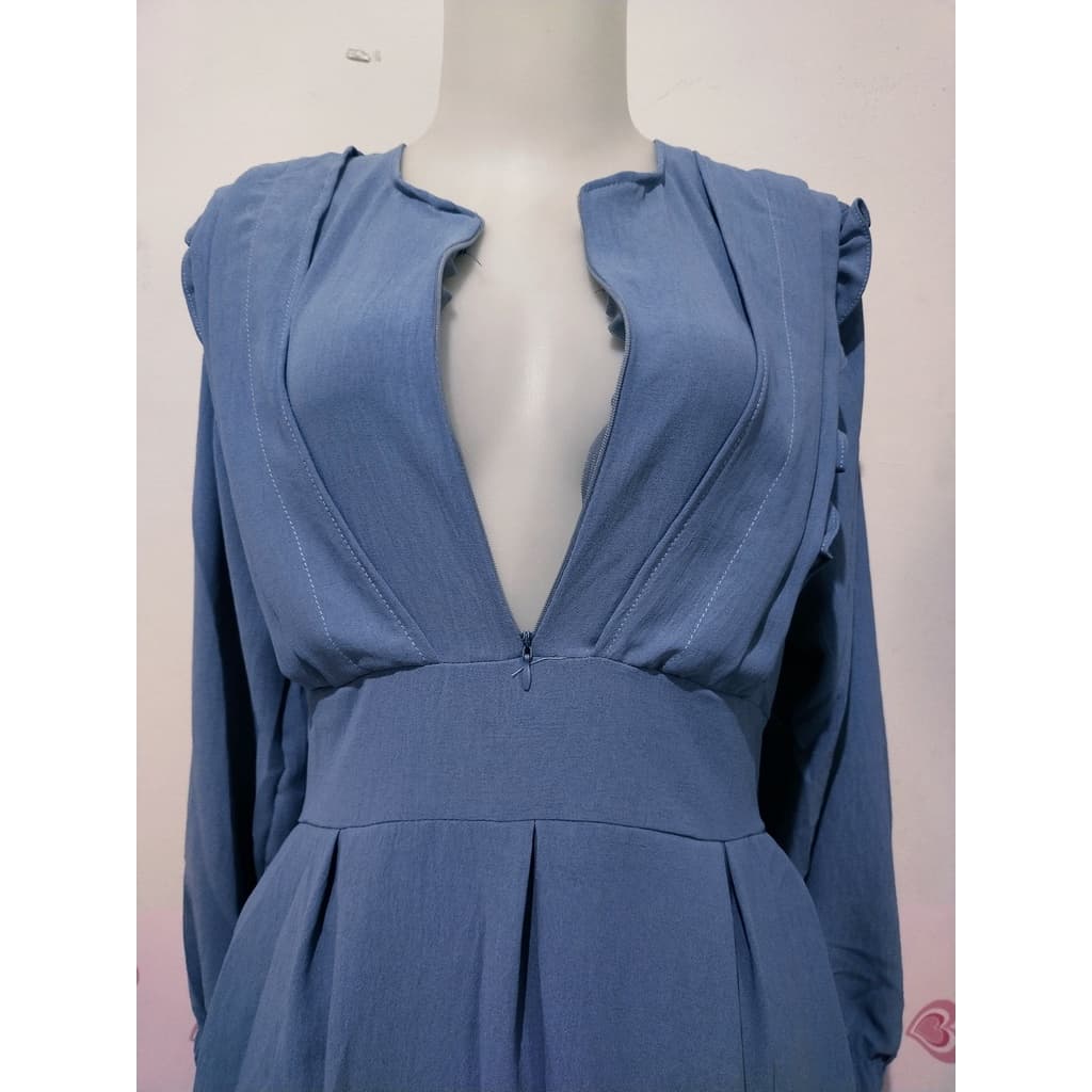 Stylish Modest Dress with Contemporary Design 3