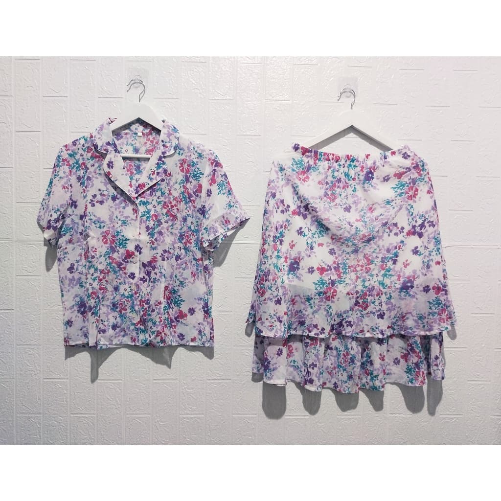 Elegant Modest Jacket with Fine Details 2