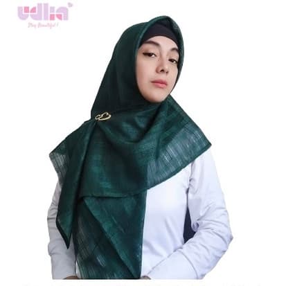 Elegant Abaya with Detailed Embroidery 10