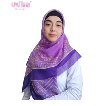 Elegant Abaya with Detailed Embroidery 7