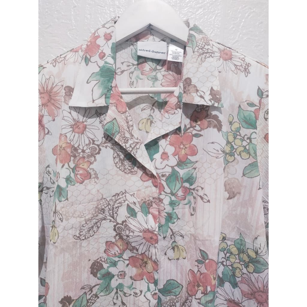 Elegant Abaya with Detailed Embroidery 7