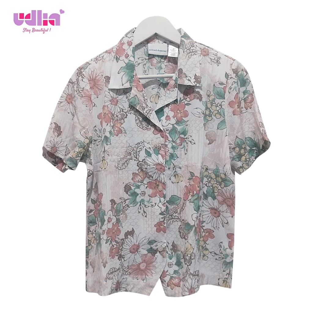 Elegant Abaya with Detailed Embroidery 5