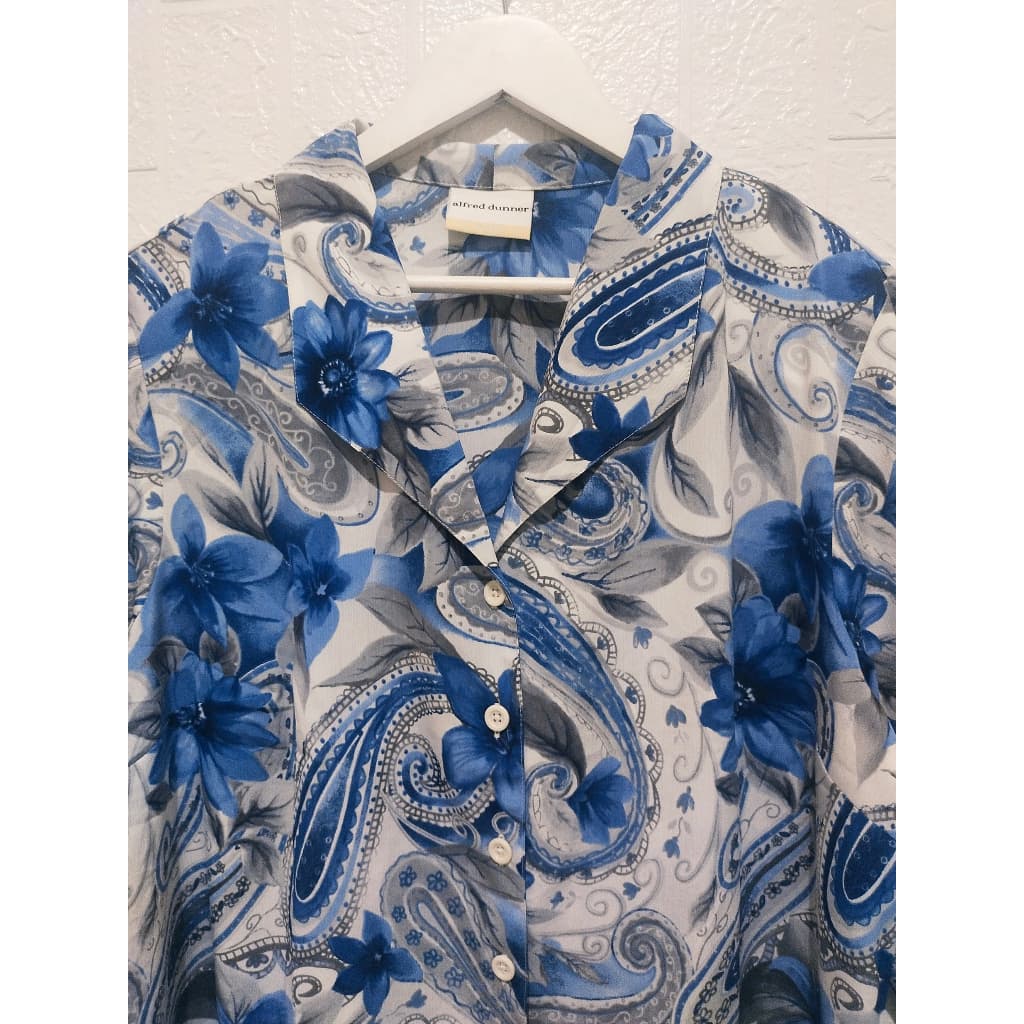 Sophisticated Modest Cape for Elegance 3