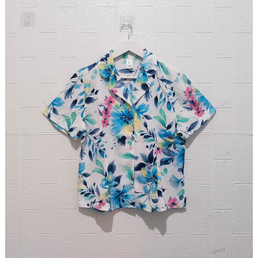 Elegant Abaya with Detailed Embroidery 2