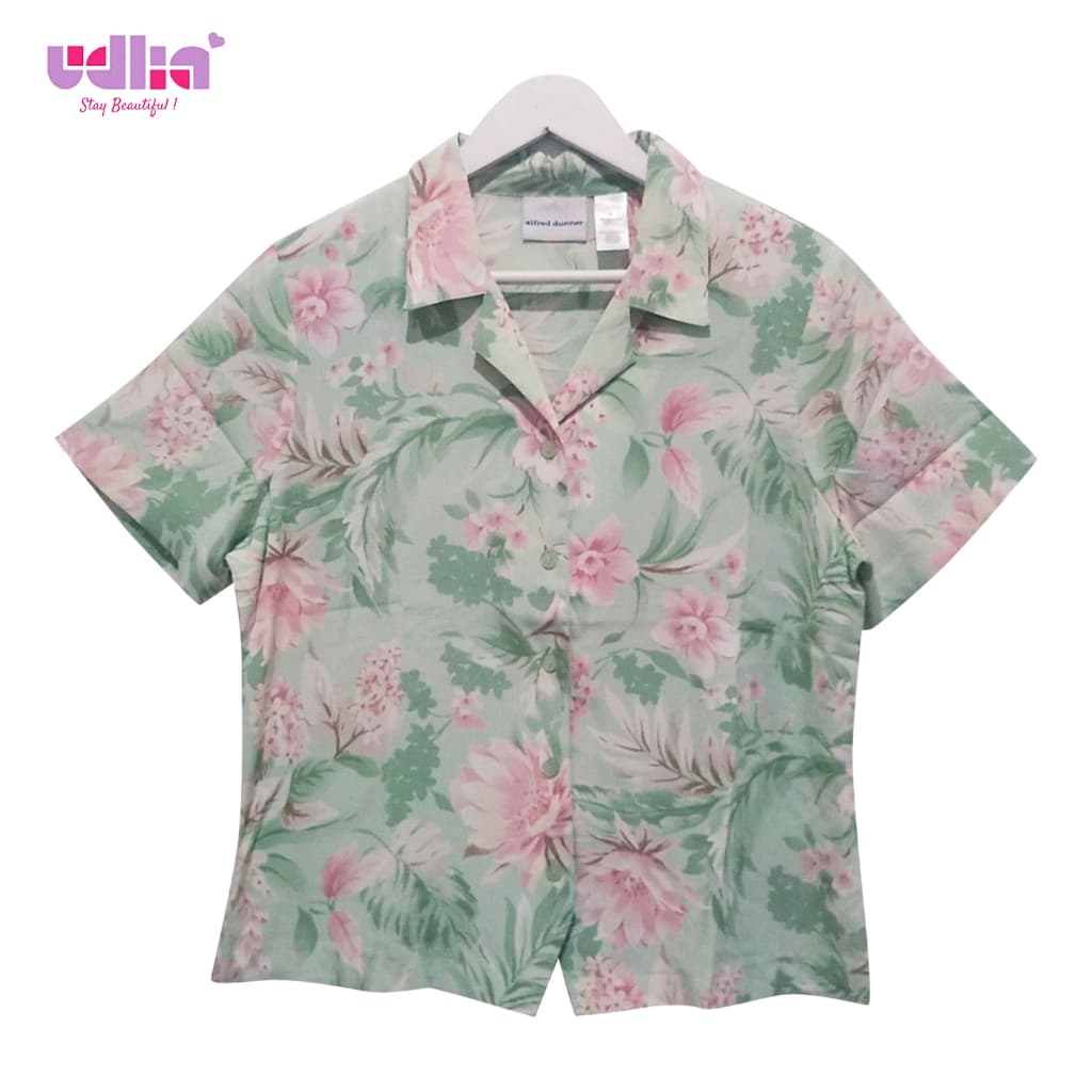 Elegant Abaya with Detailed Embroidery 11