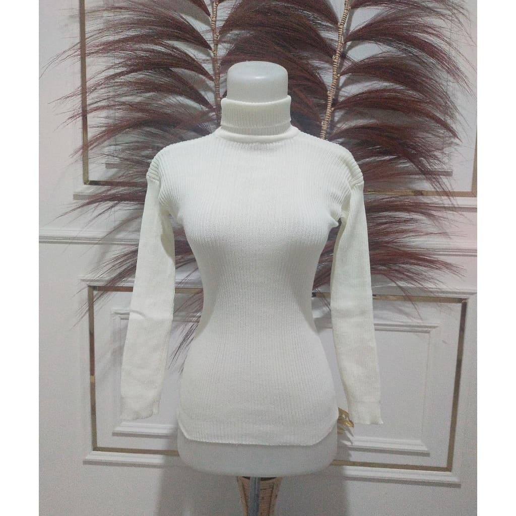 Elegant Modest Jacket with Fine Details 7