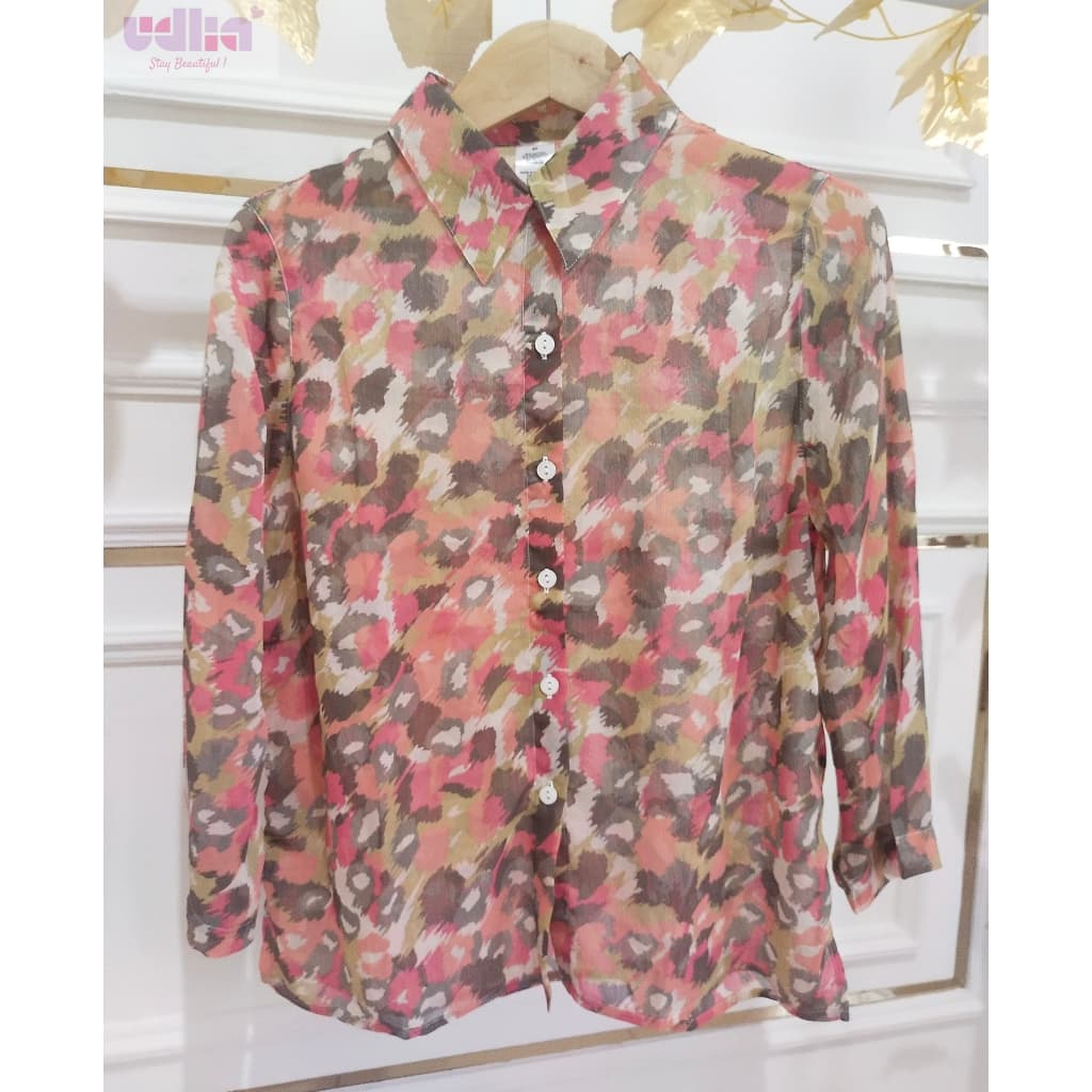 Elegant Modest Jacket with Fine Details 5