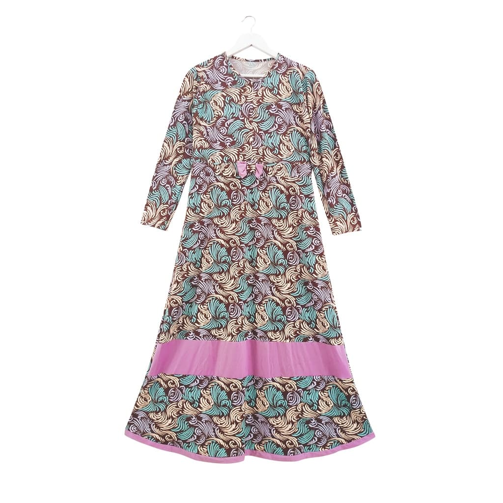 Elegant Abaya with Detailed Embroidery 1