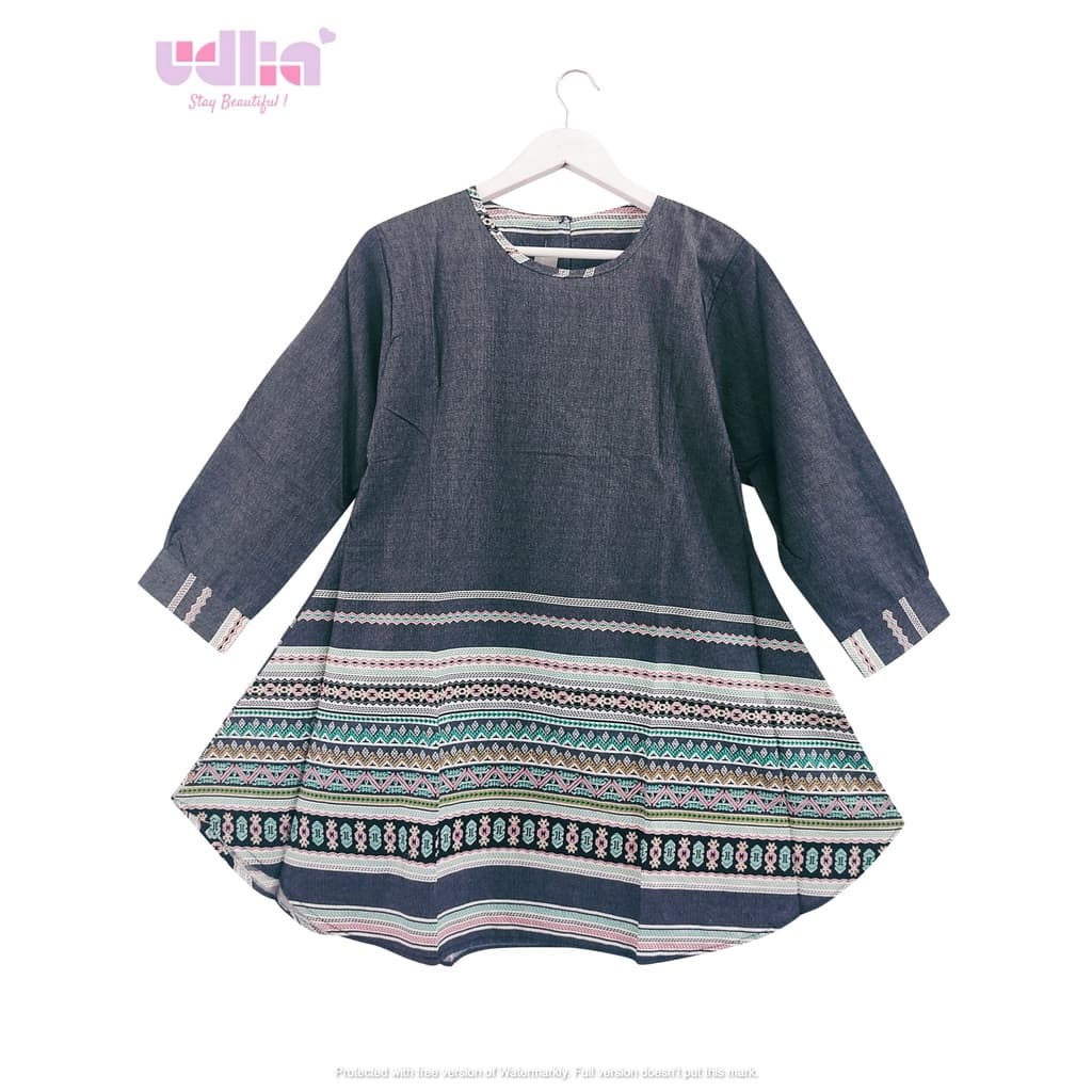 Stylish Modest Dress with Contemporary Design 2