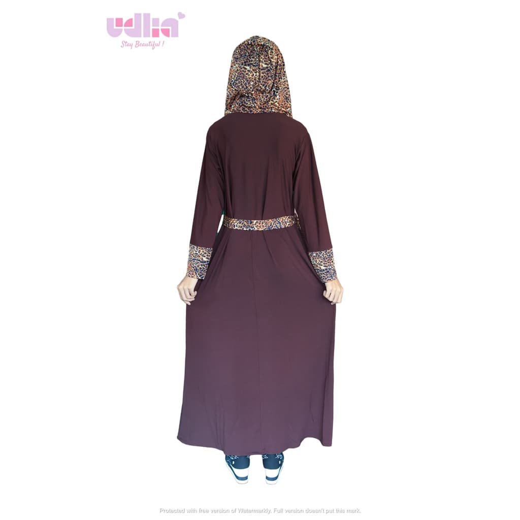 Elegant Abaya with Detailed Embroidery 3