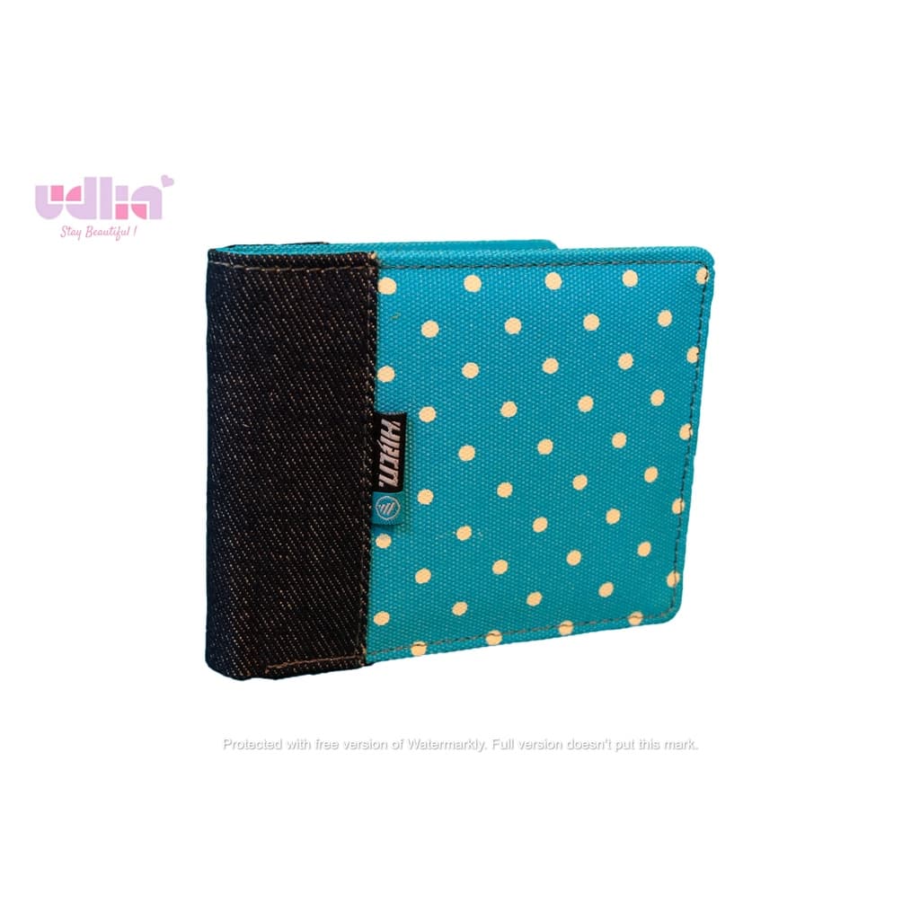 Sophisticated Evening Gown with Details 5