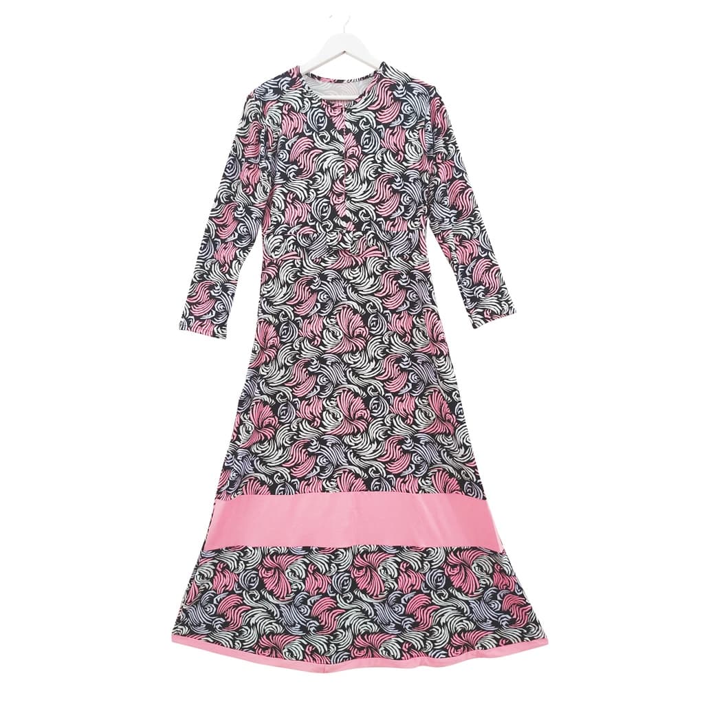 Elegant Abaya with Detailed Embroidery 8