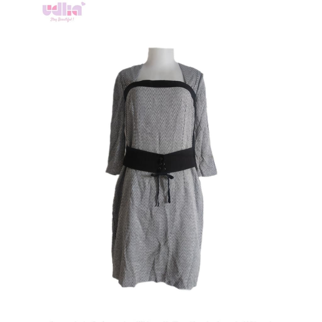 Elegant Abaya with Detailed Embroidery 1