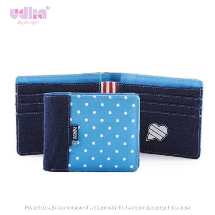 Sophisticated Evening Gown with Details 1